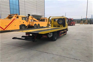 平川非事故拖车